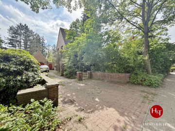 Modernisierungsbedürftiges Einfamilienhaus mit Bauplatz in Leeste, 28844 Weyhe, Einfamilienhaus