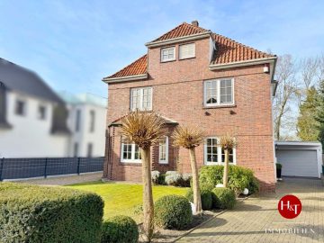 Altbau-Villa mit drei Wohneinheiten im Herzen von Delmenhorst!, 27753 Delmenhorst, Mehrfamilienhaus