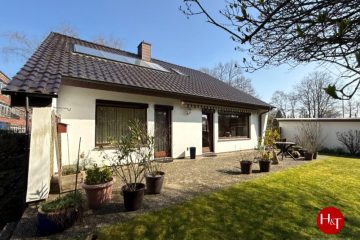 Zwei Generationen oder Wohnen und Arbeit in Stuhr!, 28816 Stuhr, Zweifamilienhaus