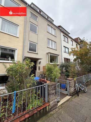 +++ Sympathische Wohnung im Viertel mit eigenem Hofgarten und Balkon +++, 28203 Bremen, Etagenwohnung
