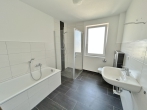 Moderne Penthouse-Wohnung zentral in Varrel! - Badezimmer...
