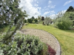 Wohnen mit Gartenidylle und vielen Optionen - Blick in den Garten
