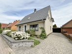 Wohnen mit Gartenidylle und vielen Optionen - Seitenansicht