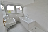 Lichtdurchflutet und schick - Dachgeschoss mit ausgebautem Dachboden! - Bad