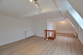 Lichtdurchflutet und schick - Dachgeschoss mit ausgebautem Dachboden! - Büro