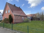 Freistehendes Einfamilienhaus mit Einliegerwohnung zu verkaufen - Außenansicht