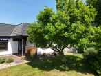Familienleben auf einer Ebene: Charmanter Bungalow mit großem Garten - Terrasse Richtung Süden