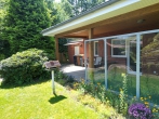 Ideal für das Paar: Ebenerdiger Bungalow von 2005 - Terrasse mit Windschutz