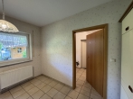 Ideal für das Paar: Ebenerdiger Bungalow von 2005 - Zugang zur Garage über Küche und HWR