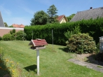 Ideal für das Paar: Ebenerdiger Bungalow von 2005 - Blick in den Garten