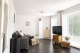 Helle 2-Zimmer Wohnung mit zwei Balkonen in Stuhr-Brinkum - Wohnzimmer