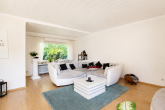 Gepflegter Bungalow mit schönem Garten in Groß Mackenstedt - Wohnzimmer