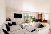Gepflegter Bungalow mit schönem Garten in Groß Mackenstedt - Wohnzimmer