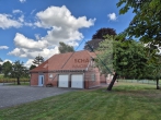 Einfamilienhaus mit großem Grundstück in Alleinlage - Doppelgarage