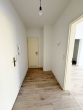 Helle 2-Zi.-Wohnung mit West-Loggia & Stellplatz - Flur