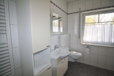 Alles was das Herz begehrt – traumhafter Bungalow in Bestlage von Leeste! - Badezimmer...