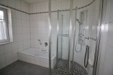 Alles was das Herz begehrt – traumhafter Bungalow in Bestlage von Leeste! - ...mit Wanne und Dusche