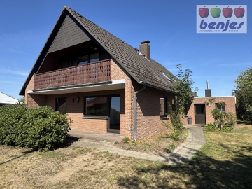 Wohnen mit Weitblick: Großzügig geschnittenes und gepflegtes Familienhaus am Ortsrand!, 27333 Schweringen, Zweifamilienhaus