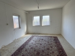 Handwerker gesucht: Sanierungsbedürftiges Wohnhaus wartet auf Ihre kreativen Ideen! - Zimmer mit angrenzendem Heizungsraum