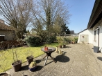 Familientraum mit Einliegerwohnung in Stuhr-Moordeich - mit Zugang zur Terrasse und tollem Blick in den Garten
