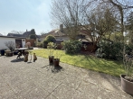 Familientraum mit Einliegerwohnung in Stuhr-Moordeich - Blick in den Garten