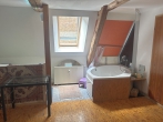 Besonderes Wohnen in Altstadtlage: Großzügige Eigentumswohnung mit Flair - Badewanne