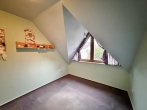 Top-Lage! Zwei Häuser, toller Garten, teilbar oder zusätzliche Rendite! - 2. Haus – OG / 2. Kinderzimmer