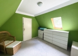 Top-Lage! Zwei Häuser, toller Garten, teilbar oder zusätzliche Rendite! - 1. Haus – OG / Kinderzimmer