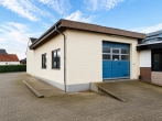 Renditeobjekt mit Gewerbehalle in Weyhe-Erichshof - Halle Außenansicht