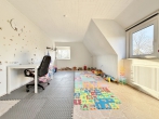 Huchting – gepflegte Doppelhaushälfte mit großer Südwest-Terrasse! - 2. Kinderzimmer im Obergeschoss