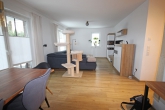 Gut vermietete 3-Zimmer-Wohnung in Weyhe-Leeste – mit Terrasse, Garten & Garage - Wohnzimmer