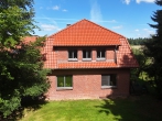 Zur Ruhe kommen auf Ihrer "Insel im Grünen": Top saniertes Landhaus mit großen Scheunen - Eingekuschelt  zwischen Bäumen
