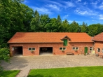 Zur Ruhe kommen auf Ihrer "Insel im Grünen": Top saniertes Landhaus mit großen Scheunen - Stallgebäude