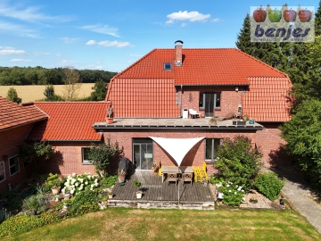 Zur Ruhe kommen auf Ihrer „Insel im Grünen“: Top saniertes Landhaus mit großen Scheunen, 27257 Sudwalde / Bensen, Landhaus