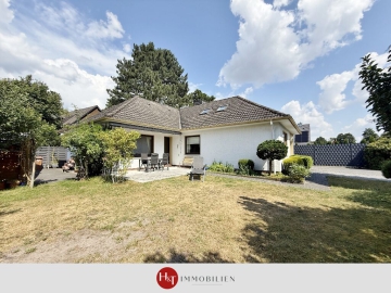 Walmdach-Bungalow mit viel Platz und schönem Garten, 28816 Stuhr, Einfamilienhaus