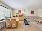 Walmdach-Bungalow mit viel Platz und schönem Garten - Esszimmer