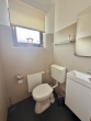 Walmdach-Bungalow mit viel Platz und schönem Garten - Gäste-WC