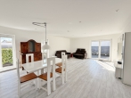 Geschmackvoller Bungalow mit Garage und moderner Technik! - großer Wohn- und Essbereich