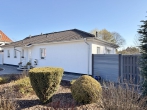 Geschmackvoller Bungalow mit Garage und moderner Technik! - Hausansicht