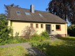 Familienfreundliches Wohnhaus in ruhiger Lage in Barrien - Straßenansicht