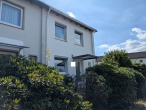 Reihenhaus mit Garage am Haus, Terrasse u. Garten - Hauseingang