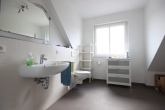 Helle, moderne Dachgeschosswohnung mit Garage zentral in Weyhe-Leeste! - Badezimmer