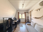 Eigennutzung mit tollem Garten und zusätzlicher Rendite! - vorderes Haus / OG / Schlafzimmer