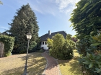 Freistehendes Einfamilienhaus mit Garten & Ausbaupotenzial - Vorder Hausansicht
