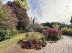 Einfamilienhaus mit Garten in familienfreundlicher Lage - mit tollem Blick auf die Terrasse