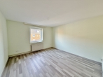 Ruhig gelegen! Drei-Zimmer-Wohnung mit Südwest-Balkon! - Wohnzimmer