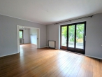 Ankommen und wohlfühlen: Ihr neues Zuhause in Brinkum! - Wohnzimmer mit Schiebetür