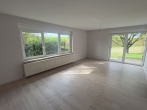 In Alleinlage individuell oder gemeinsam wohnen: Hofstelle mit zwei Wohnhäusern - Wohnhaus Nr. 10: Wohnzimmer
