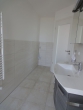 Etagenwohnung mit großem Südbalkon und Garage! - Duschbad