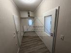 Renovierte 2 Zimmer-Wohnung in zentraler Lage - Flur